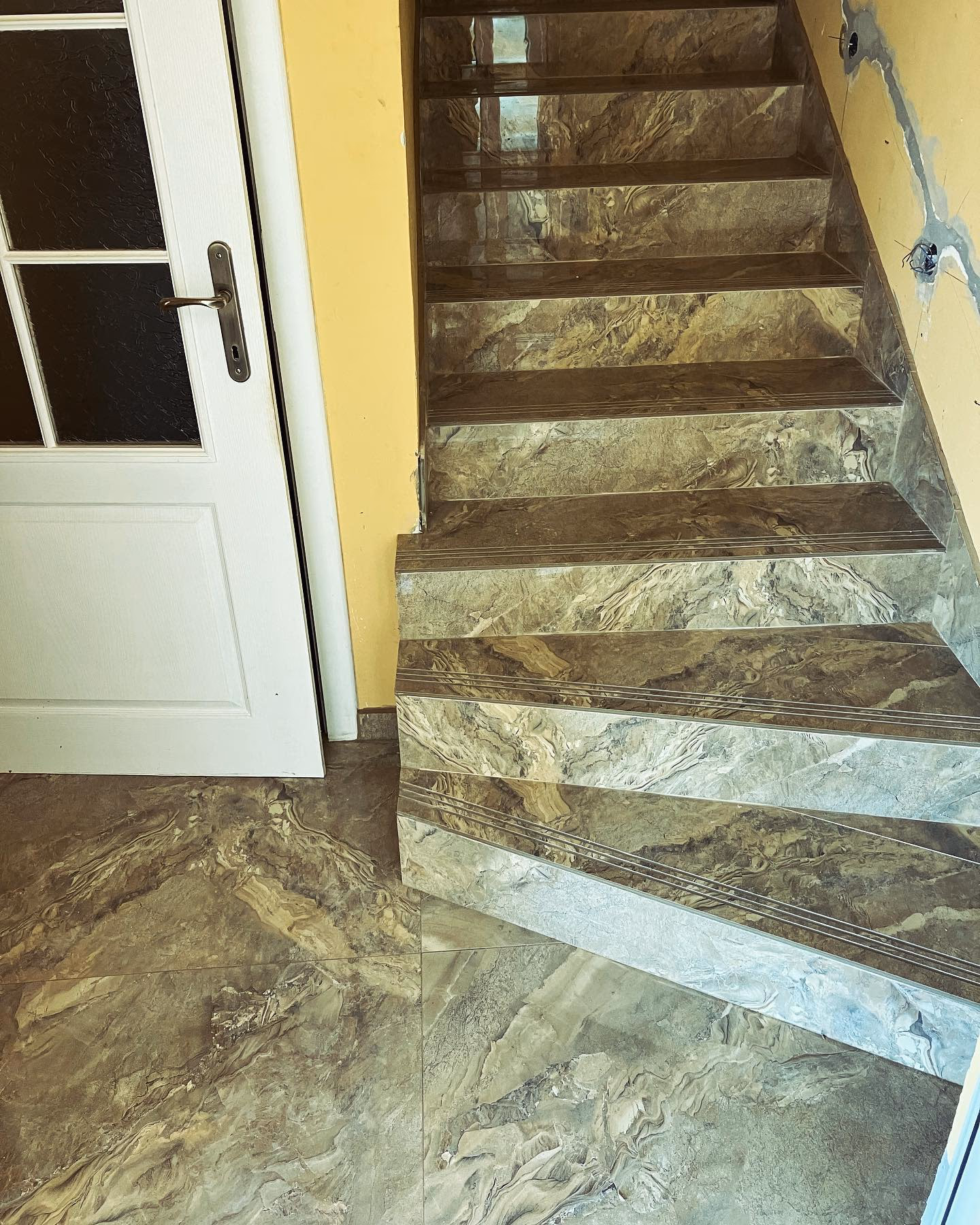 Detalj ugaone obrade pločica